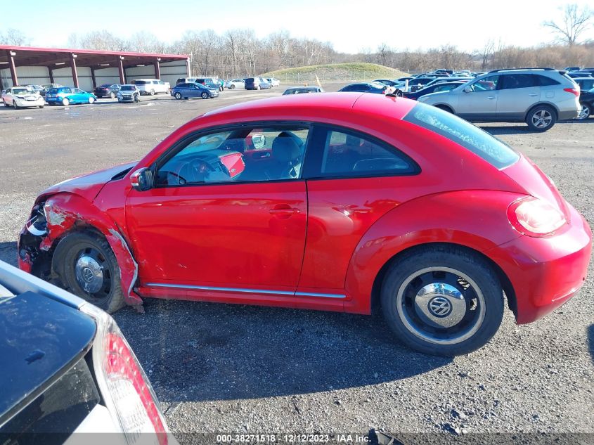 2012 Volkswagen Beetle 2.5L VIN: 3VWJP7AT6CM645896 Lot: 38271518