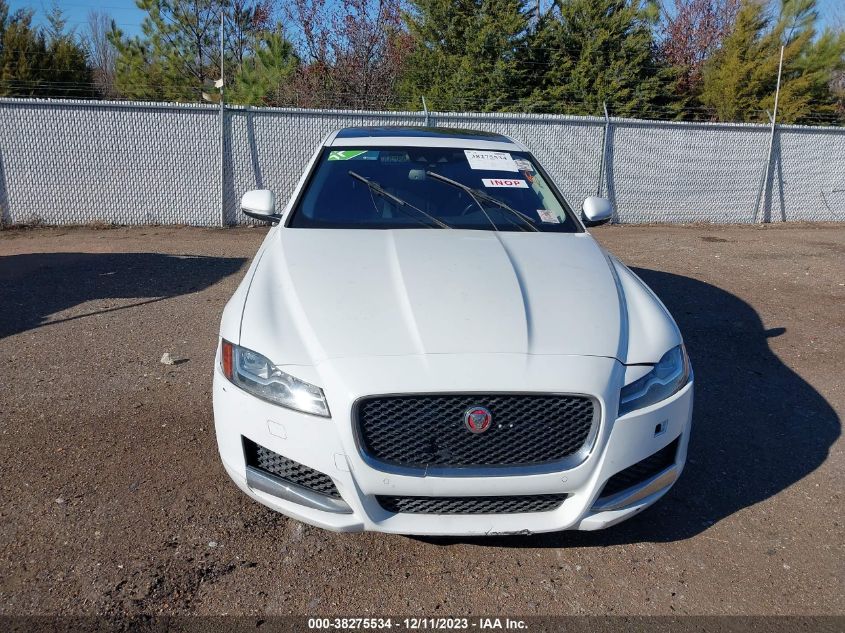 2017 Jaguar Xf 35T Premium VIN: SAJBD4BV0HCY38618 Lot: 38275534