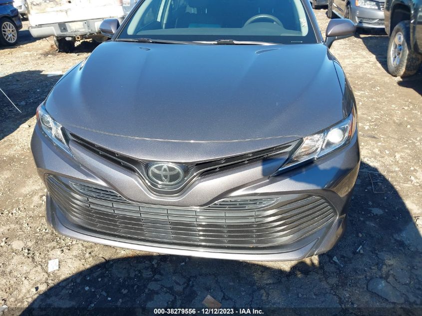 4T1B11HK8JU600255 2018 Toyota Camry L