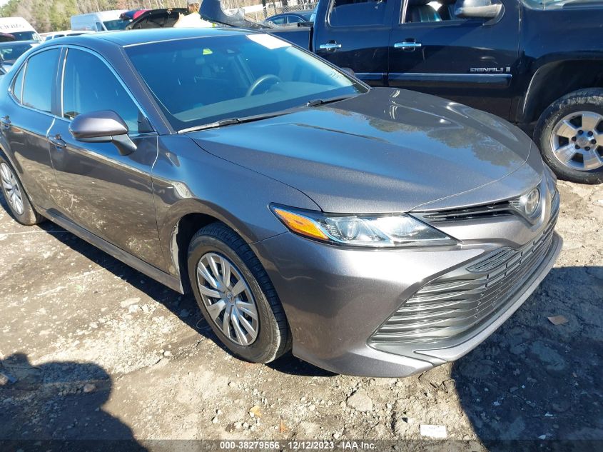 4T1B11HK8JU600255 2018 Toyota Camry L