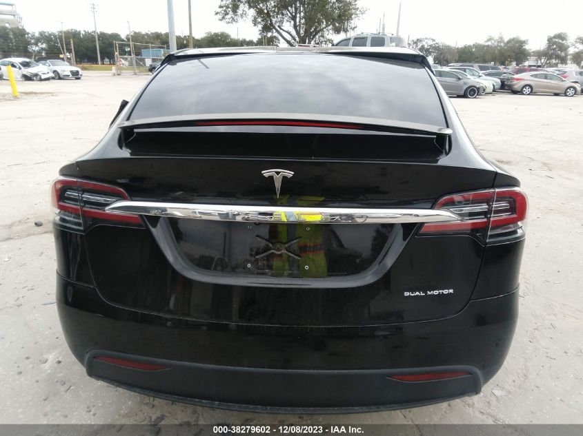 2020 Tesla Model X VIN: 5YJXCBE29LF300413 Lot: 38279602