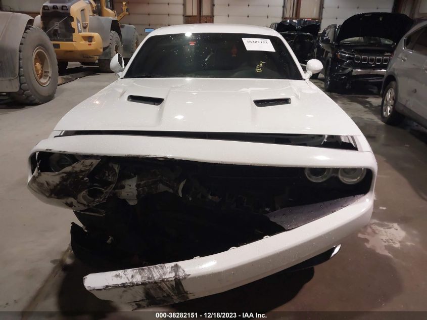 2C3CDZAG0JH305209 2018 Dodge Challenger Sxt