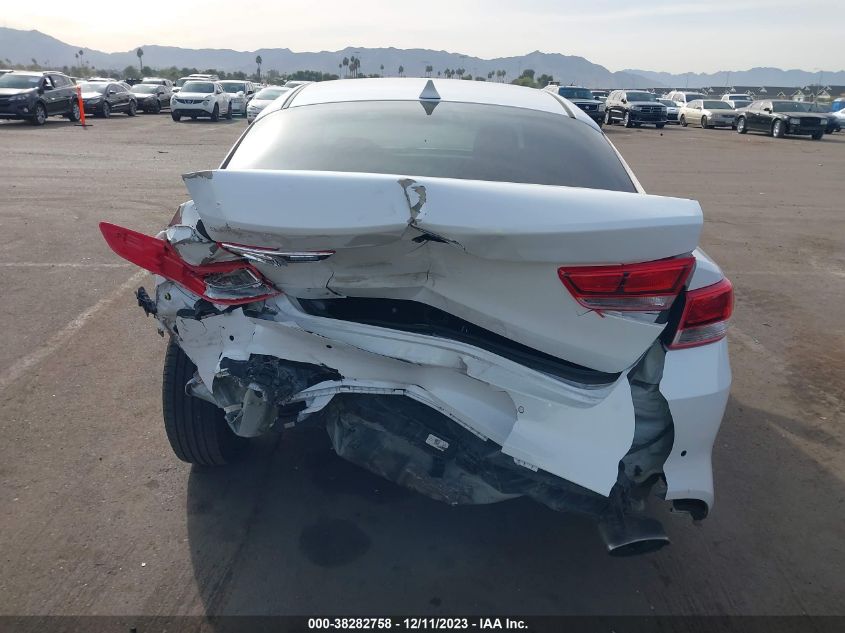 5XXGT4L38JG249133 2018 Kia Optima Lx