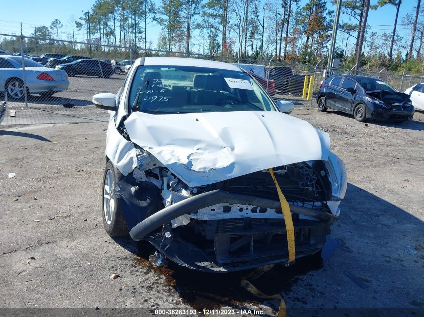 1FADP3F2XHL274975 2017 Ford Focus Se