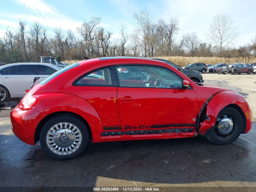 2013 Volkswagen Beetle 2.5L VIN: 3VWJP7AT4DM686299 Lot: 38283480