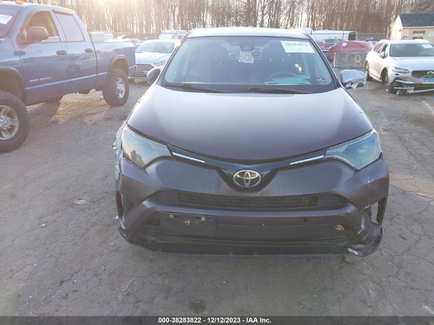 2T3BFREV6JW732503 2018 Toyota Rav4 Le