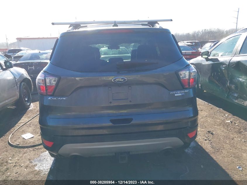 1FMCU9J92JUA27998 2018 Ford Escape Titanium