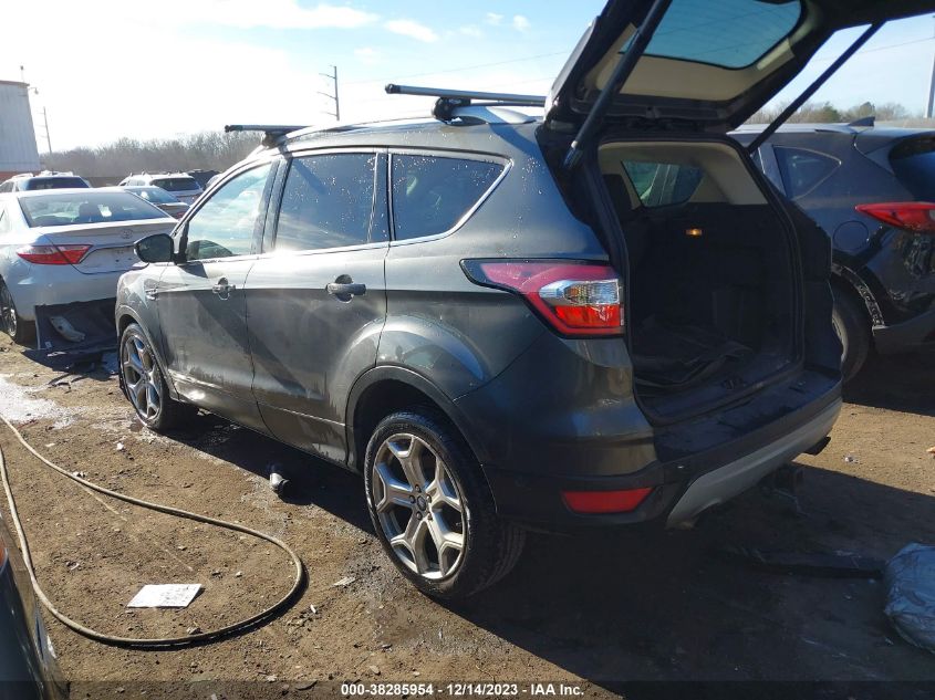 1FMCU9J92JUA27998 2018 Ford Escape Titanium