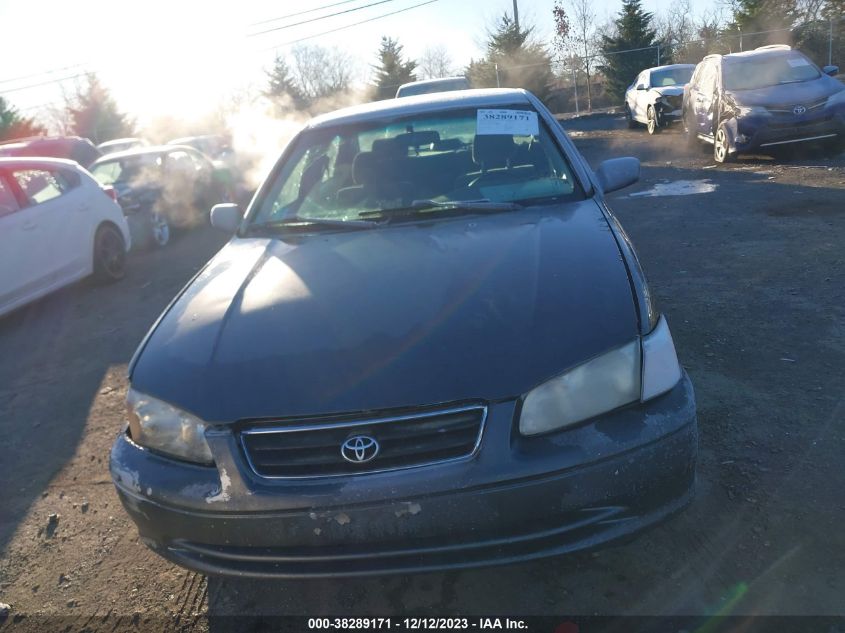 2000 Toyota Camry Le VIN: 4T1BG28K7YU937501 Lot: 38289171