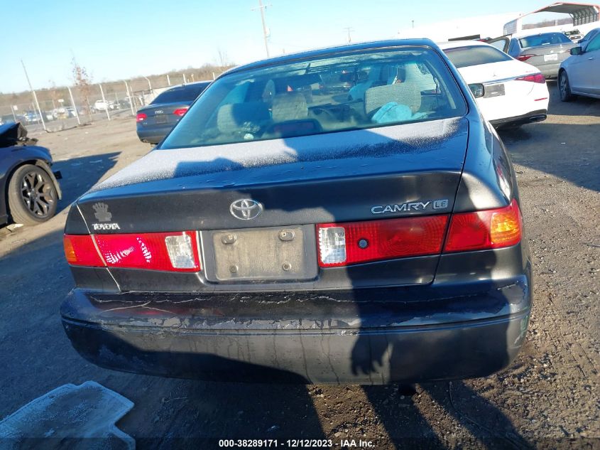2000 Toyota Camry Le VIN: 4T1BG28K7YU937501 Lot: 38289171