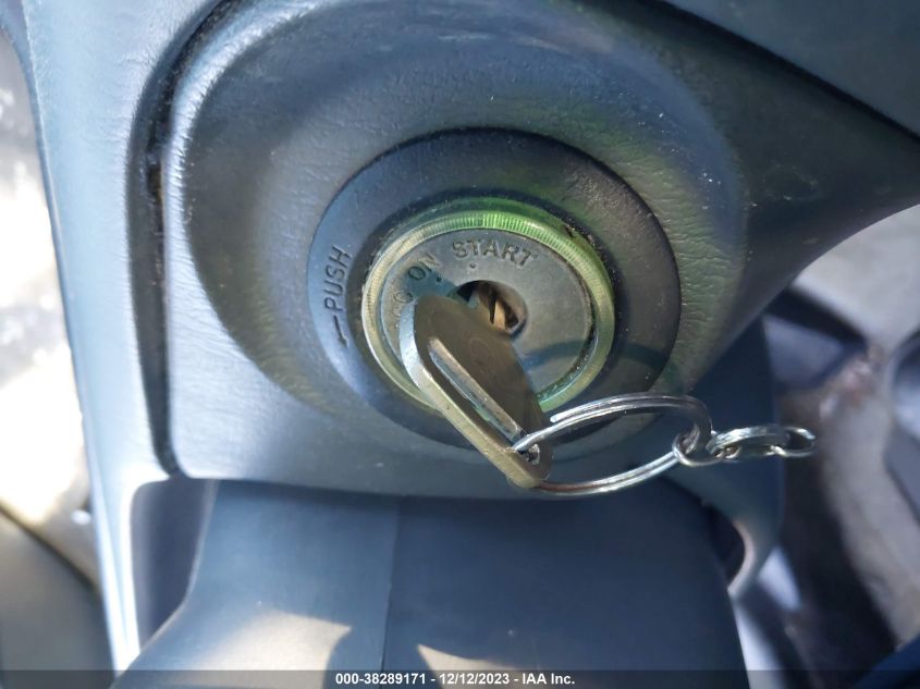 2000 Toyota Camry Le VIN: 4T1BG28K7YU937501 Lot: 38289171