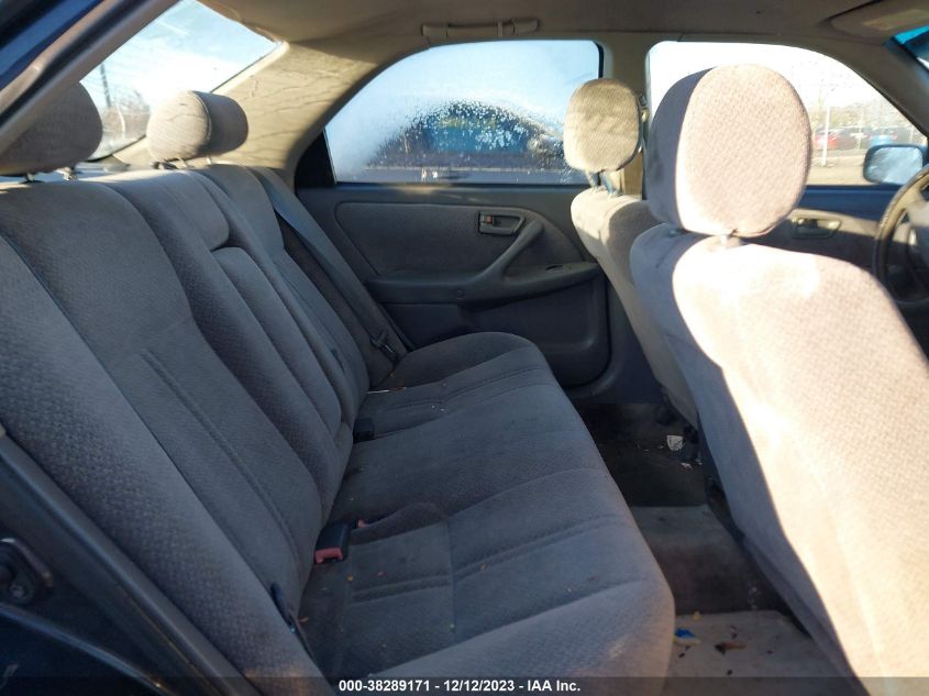 2000 Toyota Camry Le VIN: 4T1BG28K7YU937501 Lot: 38289171