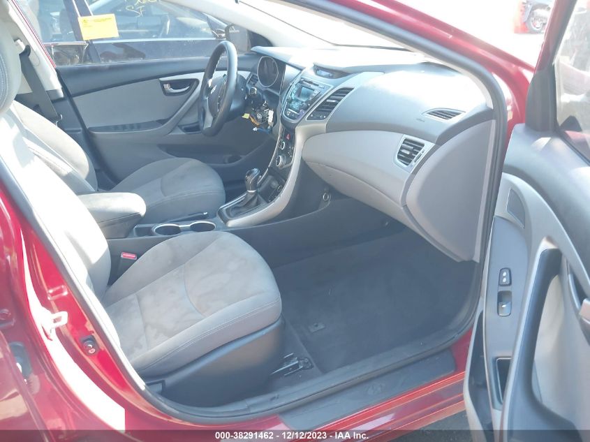 KMHDH4AE2GU574819 2016 Hyundai Elantra Se