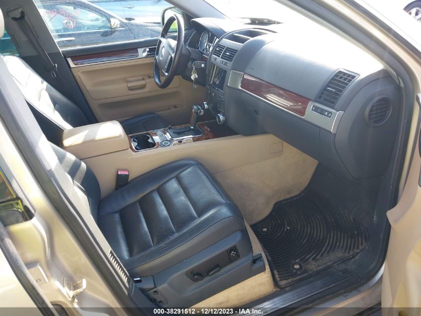 2004 Volkswagen Touareg V8 VIN: WVGEM67L74D028501 Lot: 38291512