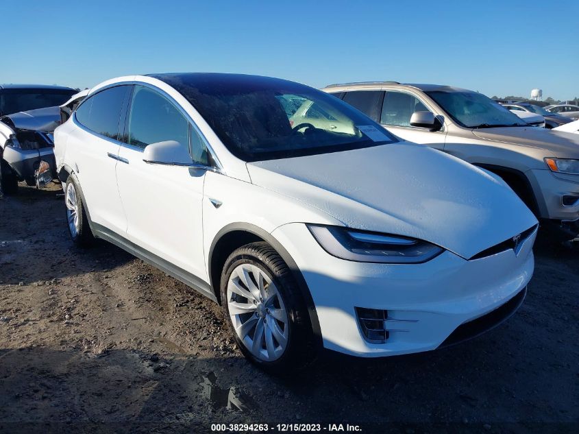 2016 Tesla Model X 60D/70D/75D/90D/P100D VIN: 5YJXCBE24GF008836 Lot: 38294263