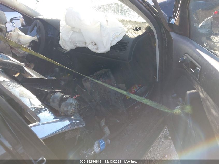 2000 Volkswagen Jetta Gl Tdi VIN: 3VWRF29M4YM004372 Lot: 38294618