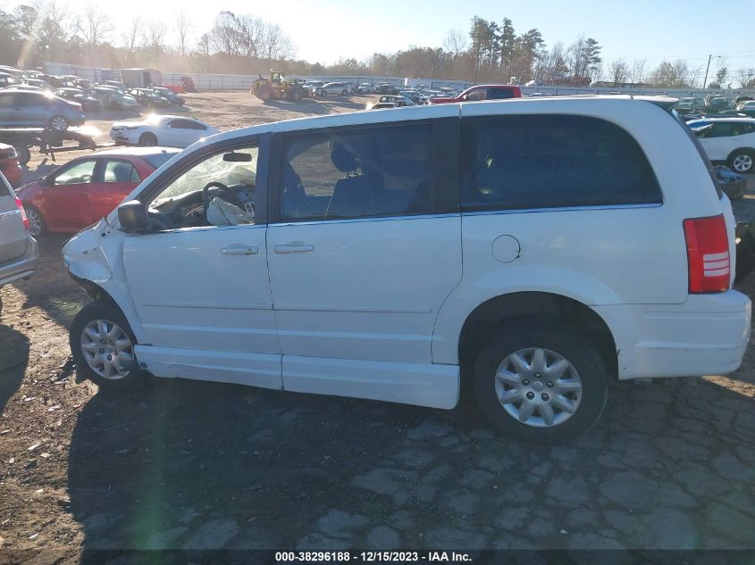 2010 Chrysler Town & Country Lx VIN: 2A4RR4DE8AR213631 Lot: 38296188