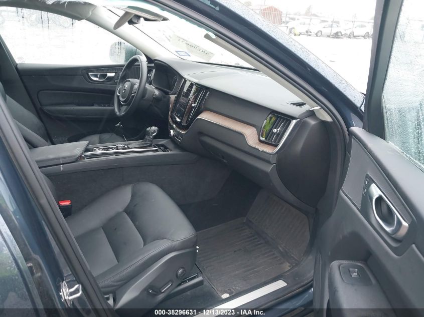 2021 Volvo Xc60 T5 Momentum VIN: YV4102RK5M1804697 Lot: 38296631