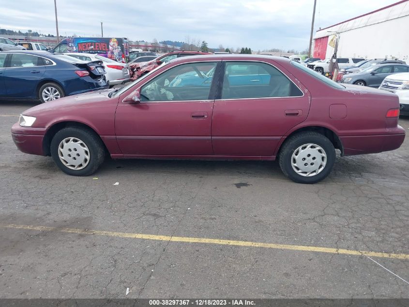 1997 Toyota Camry Le VIN: JT2BG22K3V0027935 Lot: 38297367