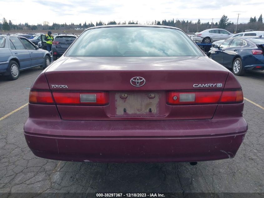 1997 Toyota Camry Le VIN: JT2BG22K3V0027935 Lot: 38297367