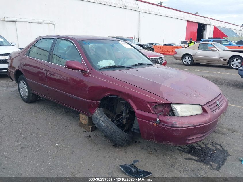 1997 Toyota Camry Le VIN: JT2BG22K3V0027935 Lot: 38297367