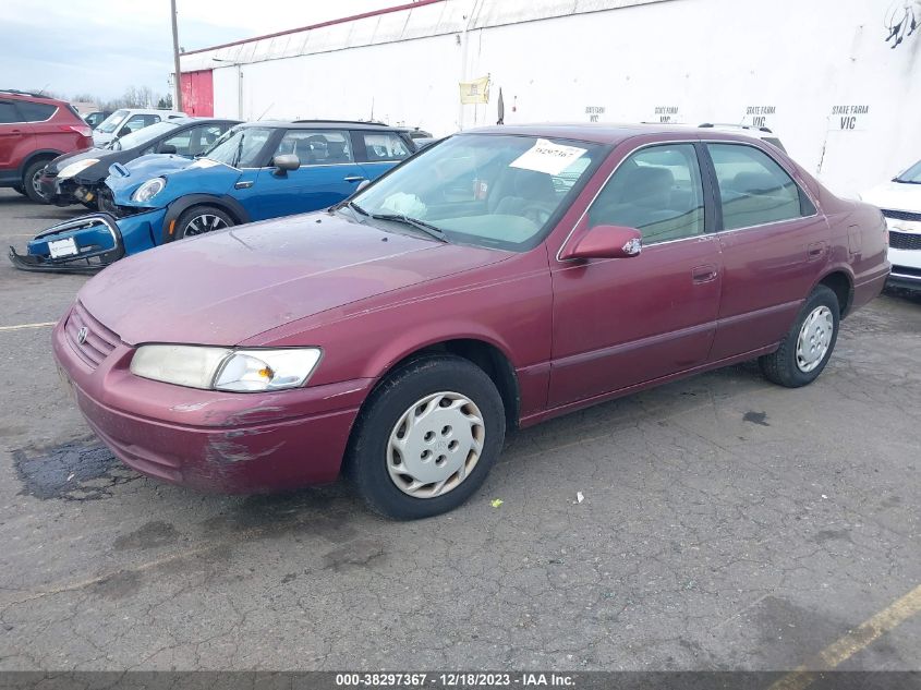 1997 Toyota Camry Le VIN: JT2BG22K3V0027935 Lot: 38297367