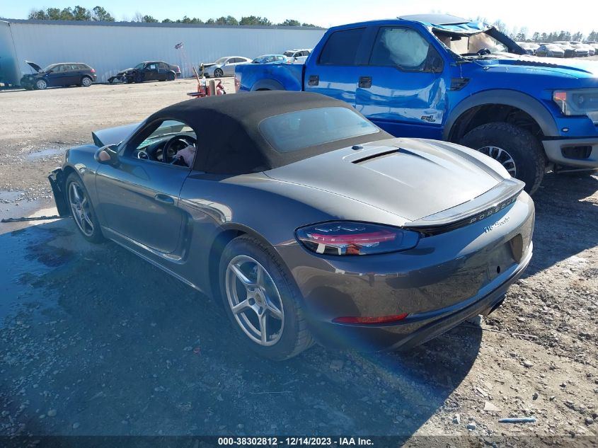 WP0CA2A82HS220704 2017 Porsche 718 Boxster