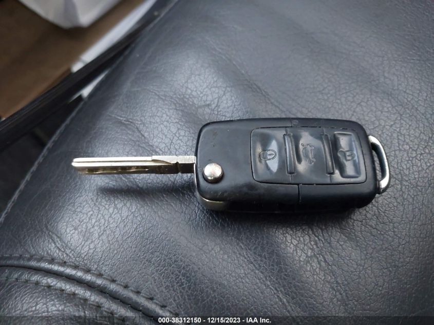 2004 Volkswagen Passat Glx VIN: WVWWH63B74E187006 Lot: 38312150