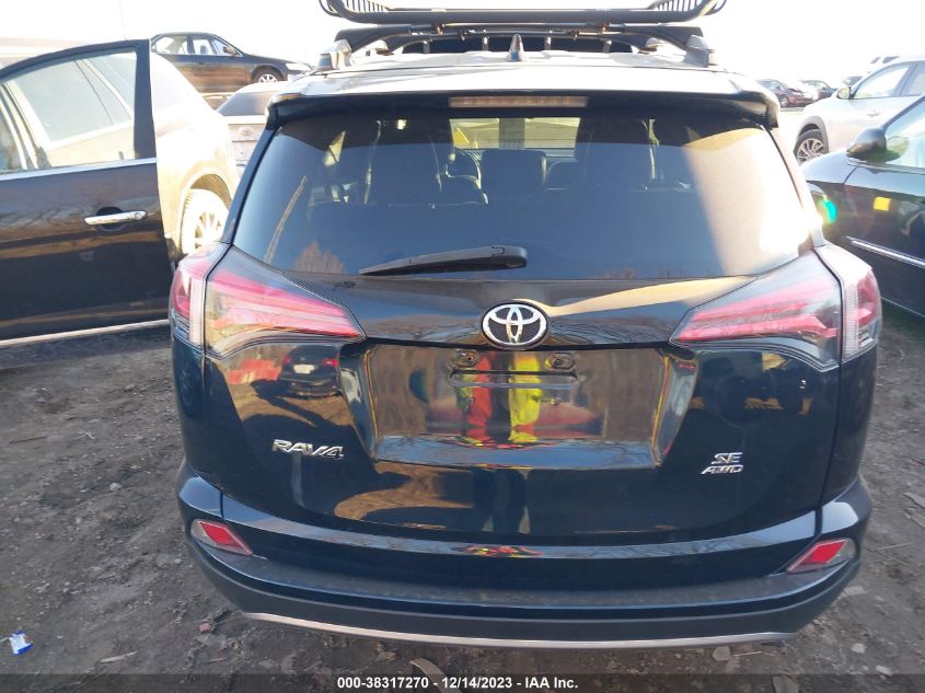 2T3JFREV0JW713683 2018 Toyota Rav4 Se