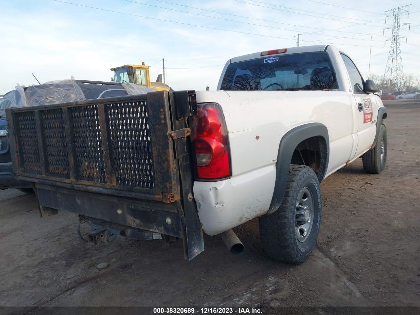 2005 Chevrolet Silverado 2500Hd Work Truck VIN: 1GCHC24U05E276157 Lot: 38320689