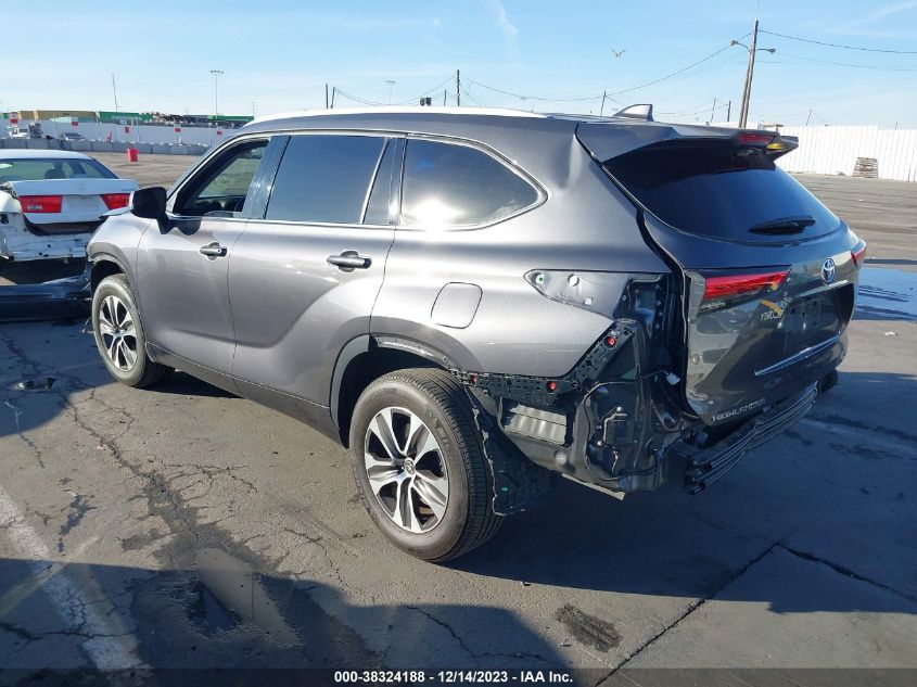 5TDHZRAH9NS104122 2022 Toyota Highlander Xle