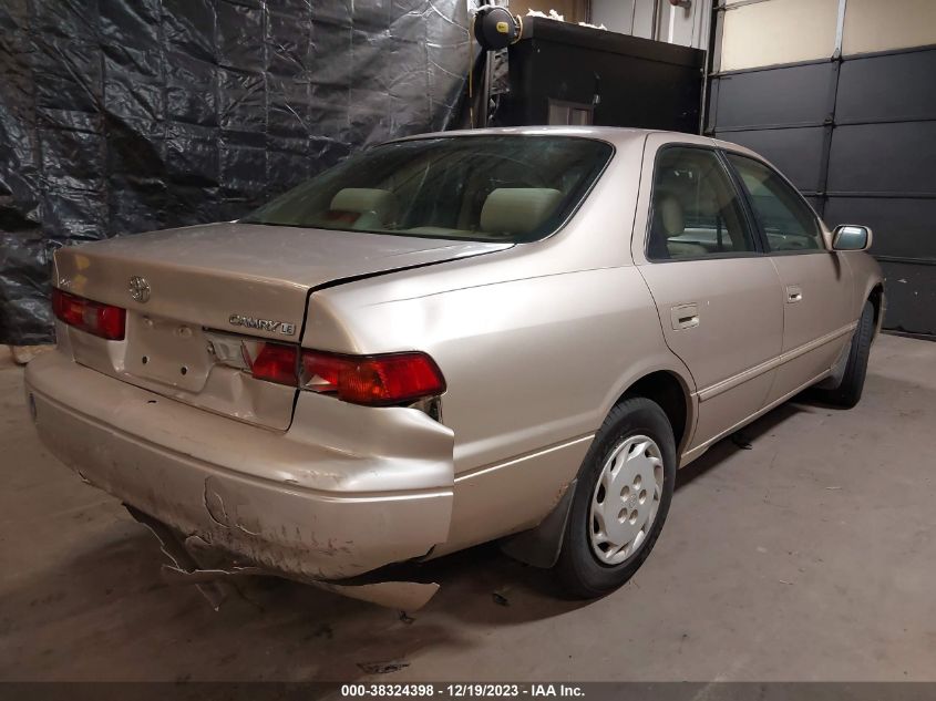 1999 Toyota Camry Le VIN: 4T1BG22K5XU915133 Lot: 38324398