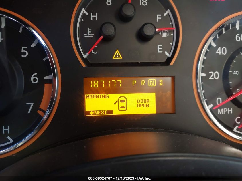 2013 Nissan Armada Platinum VIN: 5N1BA0NF2DN613762 Lot: 38324707