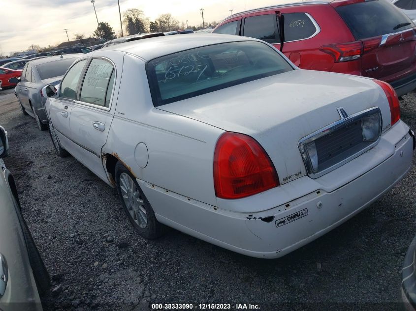 2004 Lincoln Town Car Signature VIN: 1LNHM81W94Y683618 Lot: 38333090