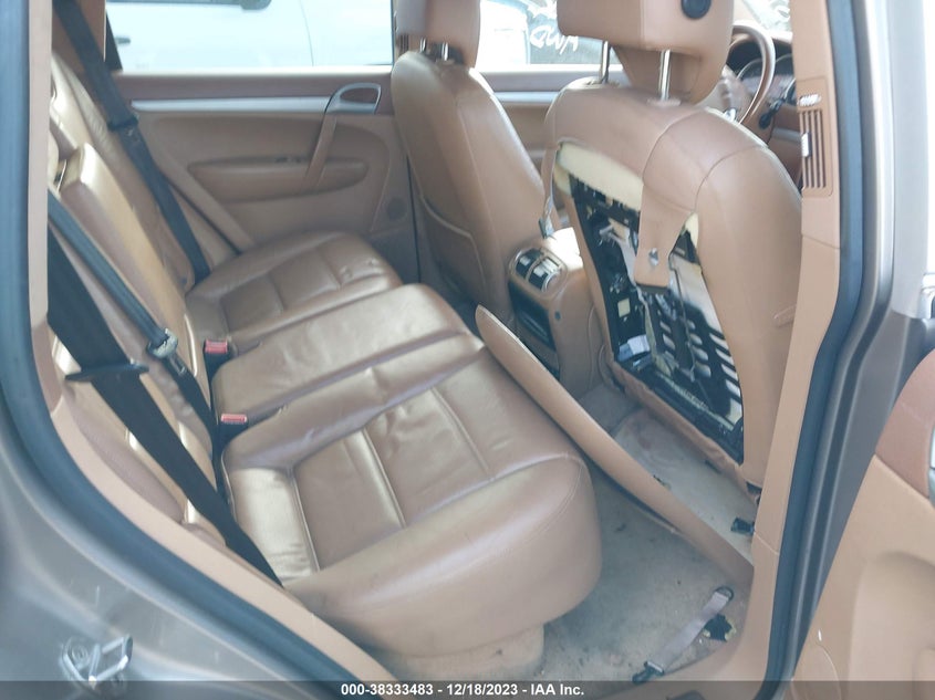 2004 Porsche Cayenne S VIN: WP1AB29P44LA63132 Lot: 38333483