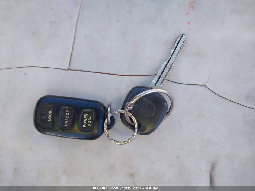 4T3ZF13C3YU253998 2000 Toyota Sienna Xle