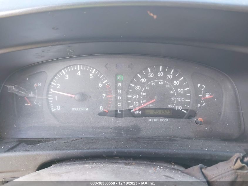 4T3ZF13C3YU253998 2000 Toyota Sienna Xle