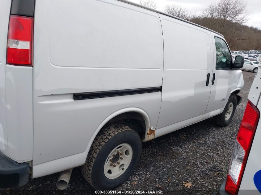 VIN 1GCWGAF17H1328002 2017 CHEVROLET EXPRESS 2500 no.4