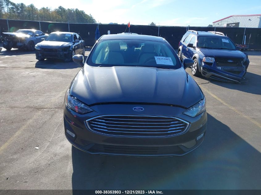 3FA6P0HDXKR101830 2019 Ford Fusion Se