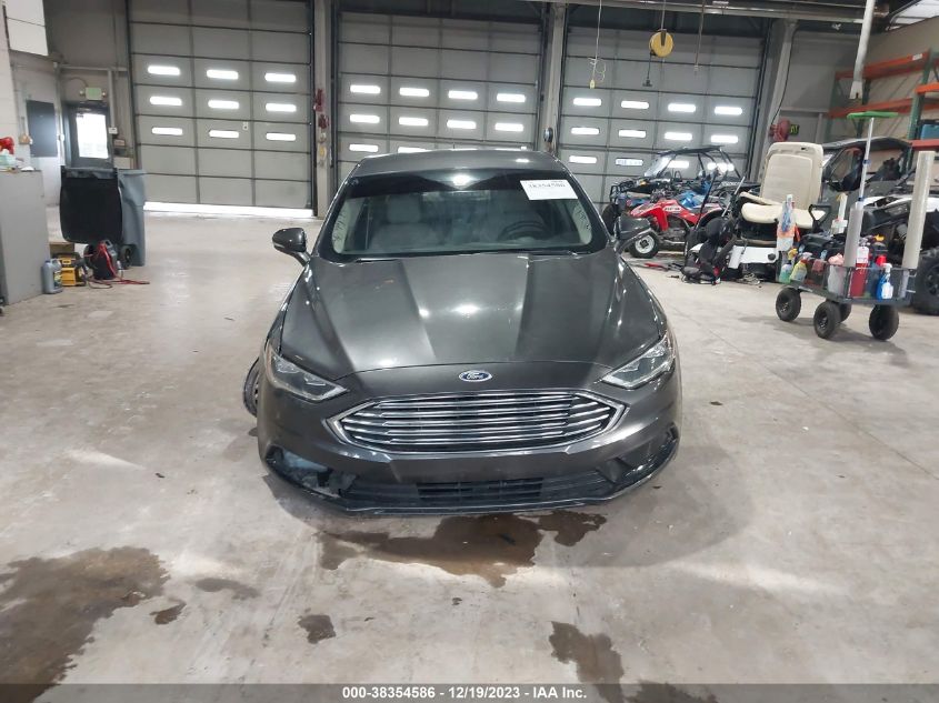 3FA6P0T90JR227275 2018 Ford Fusion Se