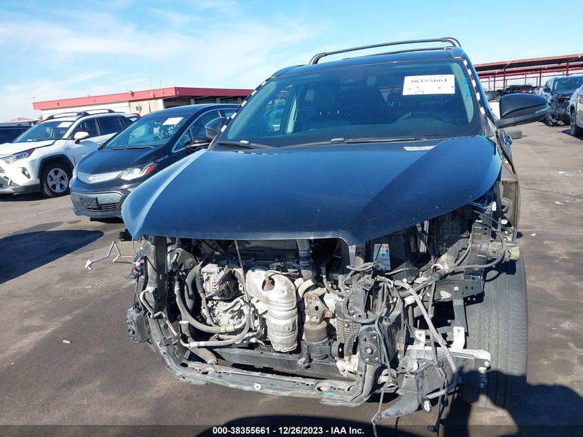 2019 TOYOTA HIGHLANDER XLE VIN: 5TDKZRFH0KS556373