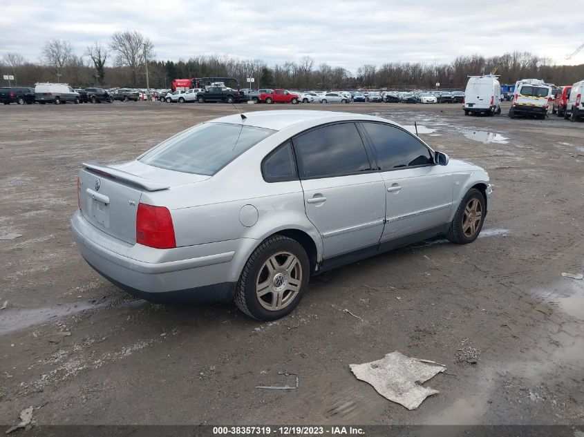 2001 Volkswagen New Passat Glx VIN: WVWBH63B01P045353 Lot: 38357319