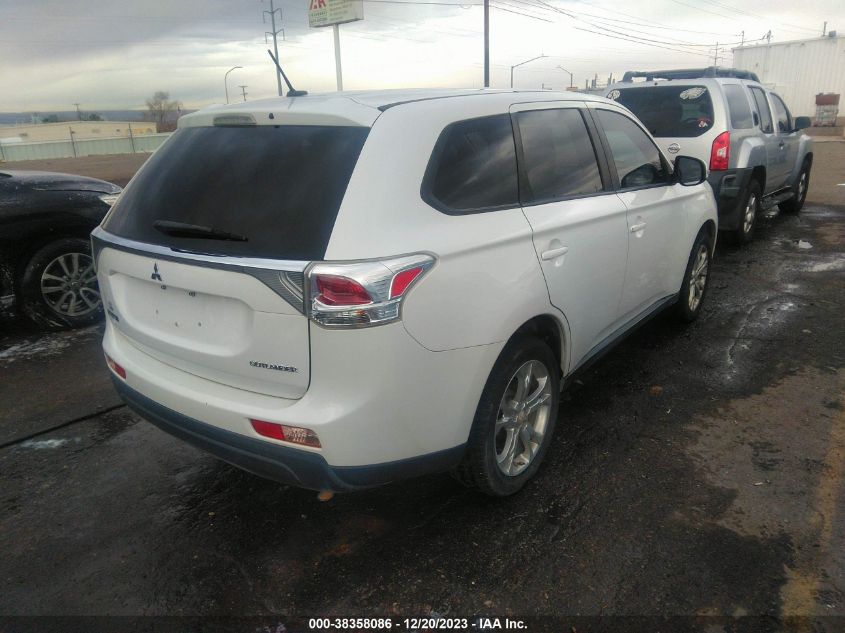 JA4AD3A38EZ020092 2014 Mitsubishi Outlander Se