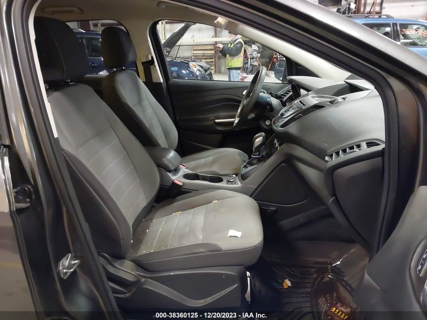 1FMCU9GX8GUA47459 2016 Ford Escape Se