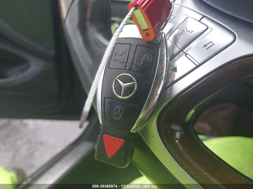 2015 MERCEDES-BENZ S 550 WDDUG8CB6FA113646