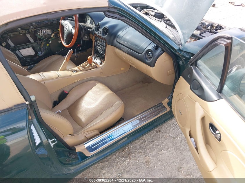 2001 Mazda Mx-5 Miata Ls/Se Special Edition VIN: JM1NB353810211937 Lot: 38362204