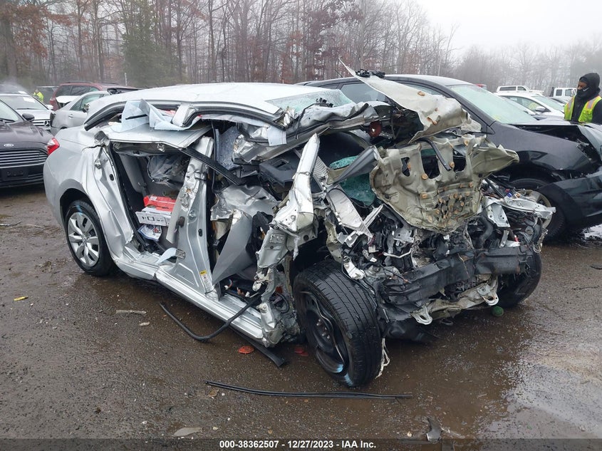2014 TOYOTA COROLLA auction photo 1