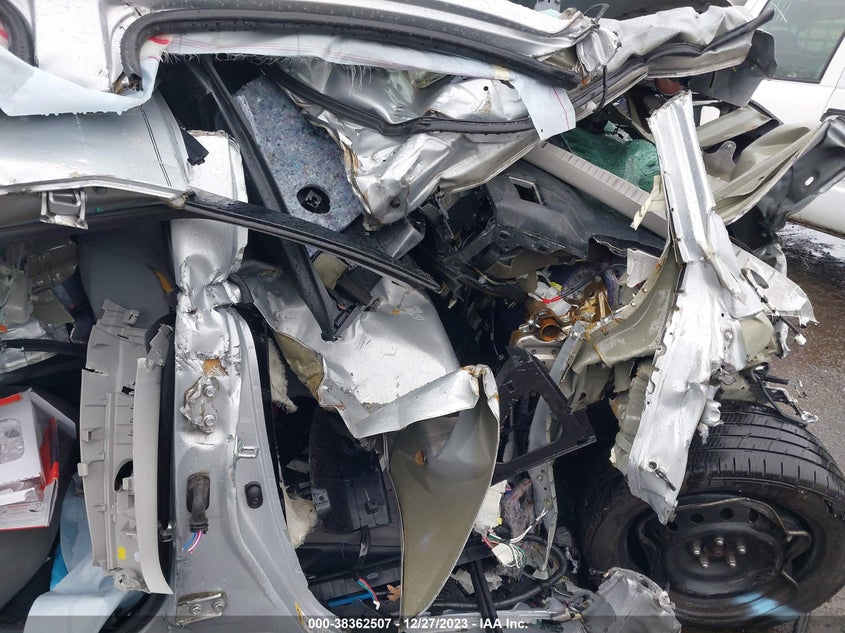 2014 TOYOTA COROLLA auction photo 5