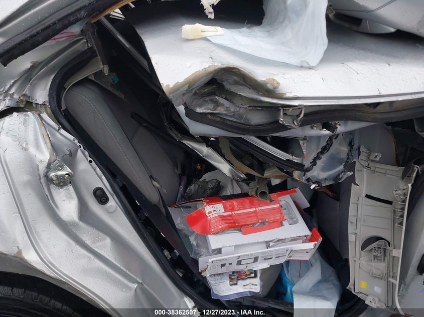 2014 TOYOTA COROLLA auction photo 8