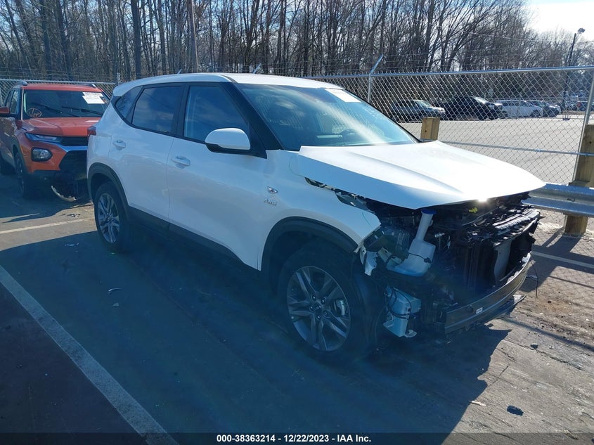 2023 Kia Seltos Lx VIN: KNDEPCAA3P7385274 Lot: 38363214